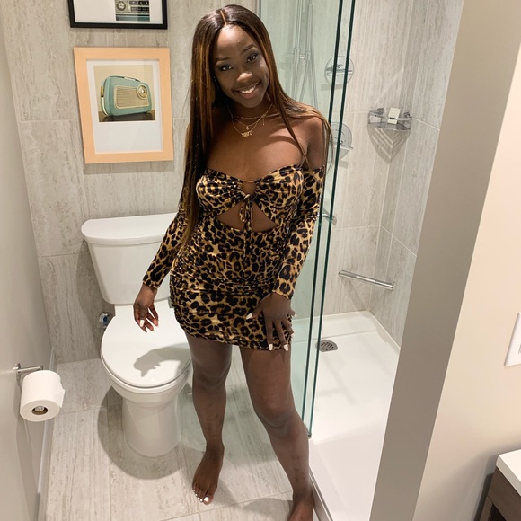 Dress - Picture 2 of 2